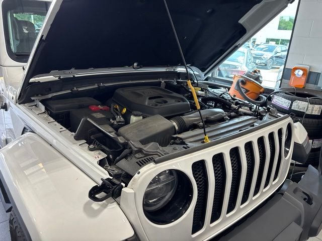 Used 2022 White Jeep Unlimited Sahara Altitude image 18