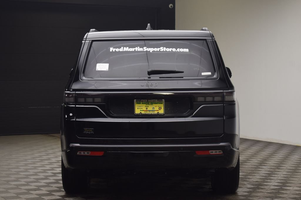 New 2026 High Gloss Black Exterior Paint Jeep Limited Altitude image 12