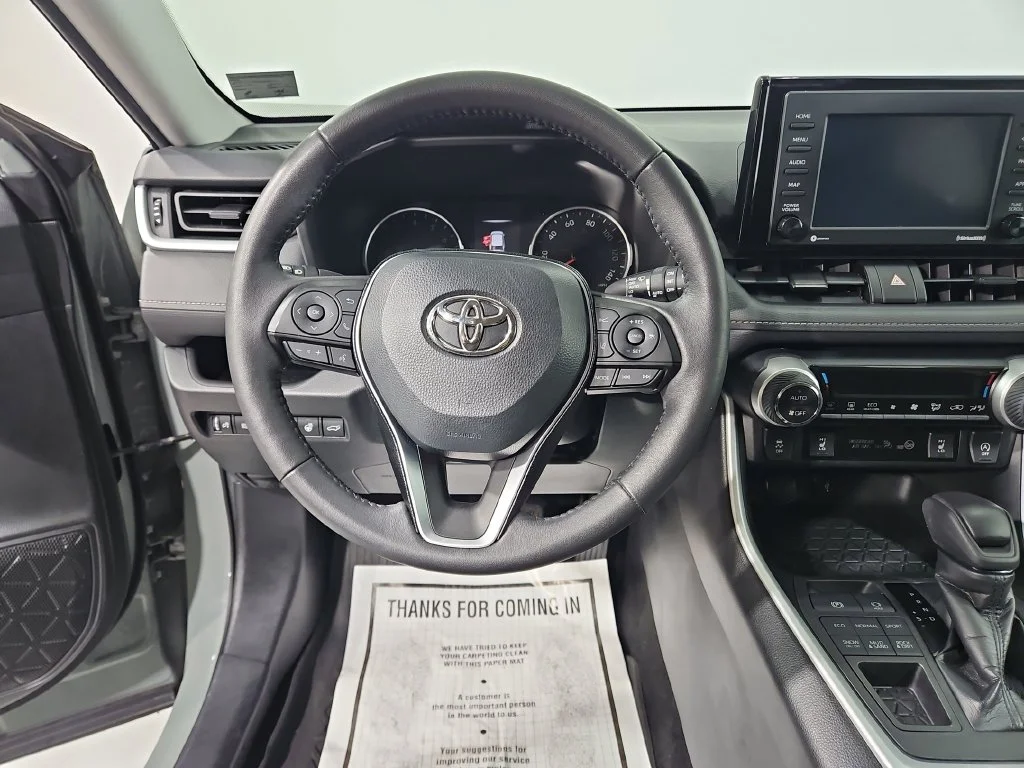 Used 2021  Toyota XLE image 14