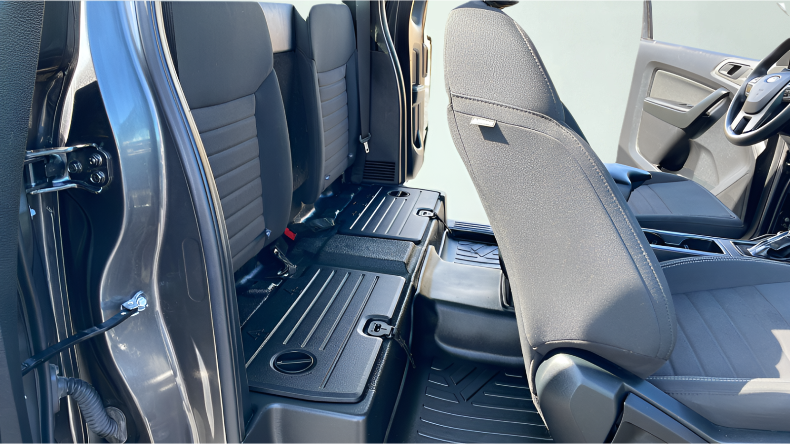 Used 2020 Magnetic Ford XL image 18