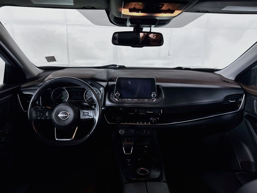 Used 2023 Gray Nissan SL image 12