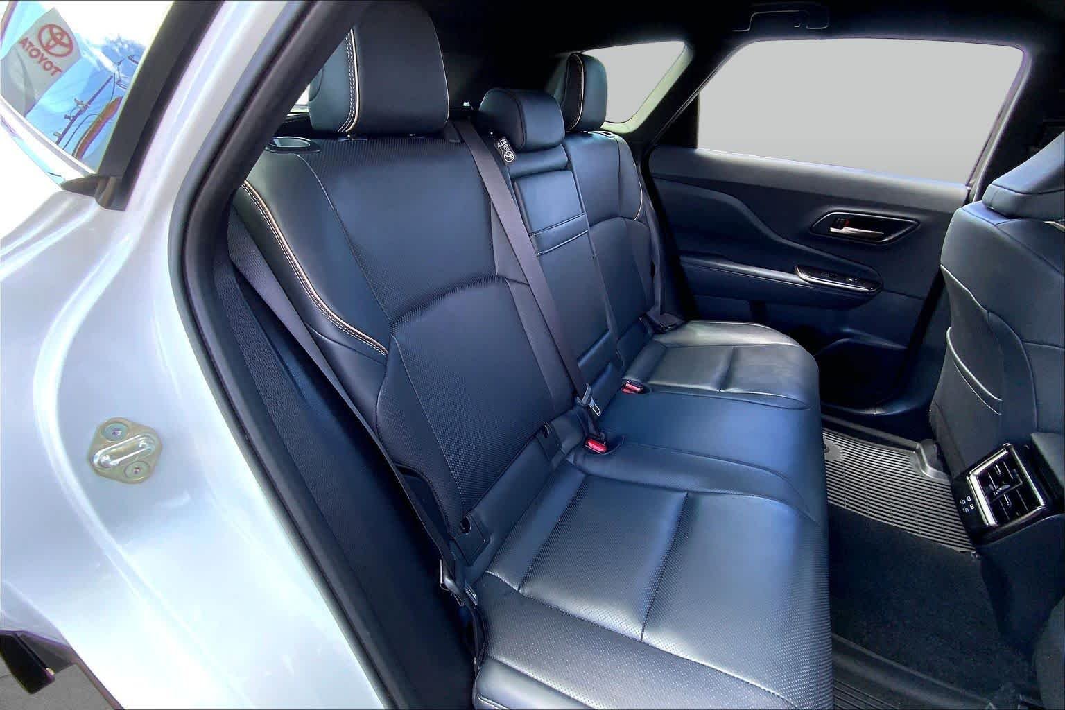 Used 2025 Oxygen White Toyota XLE image 19