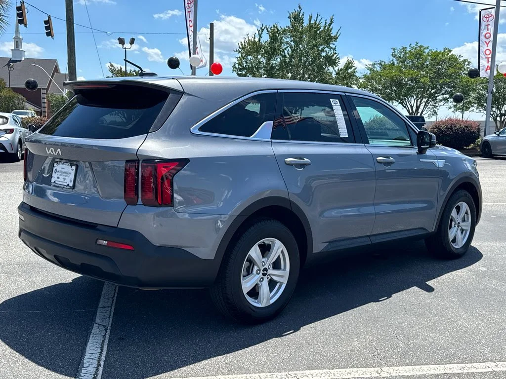 Used 2023 Silver Kia LX image 3