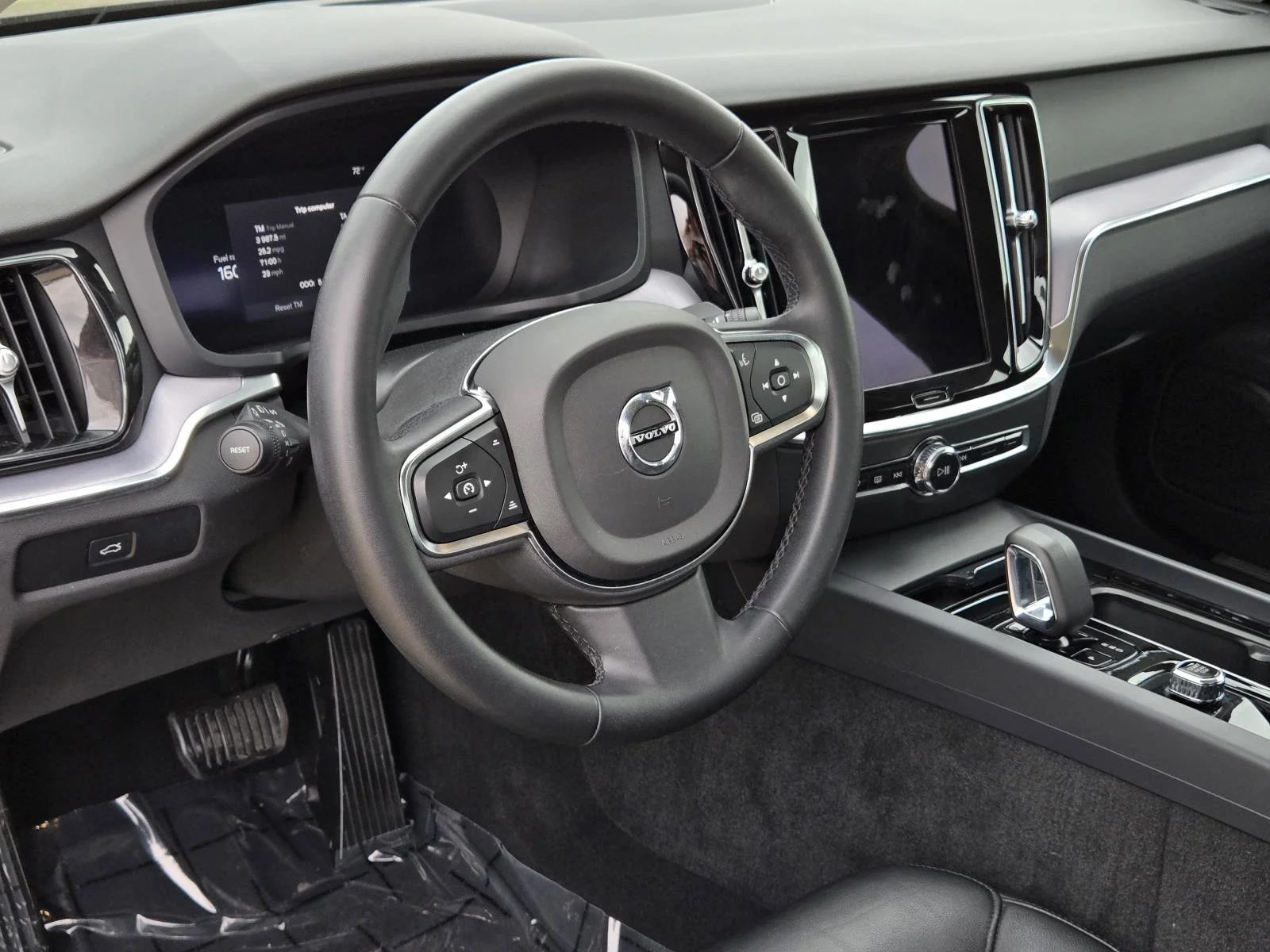 2024 Volvo S60 Core - Photo 21