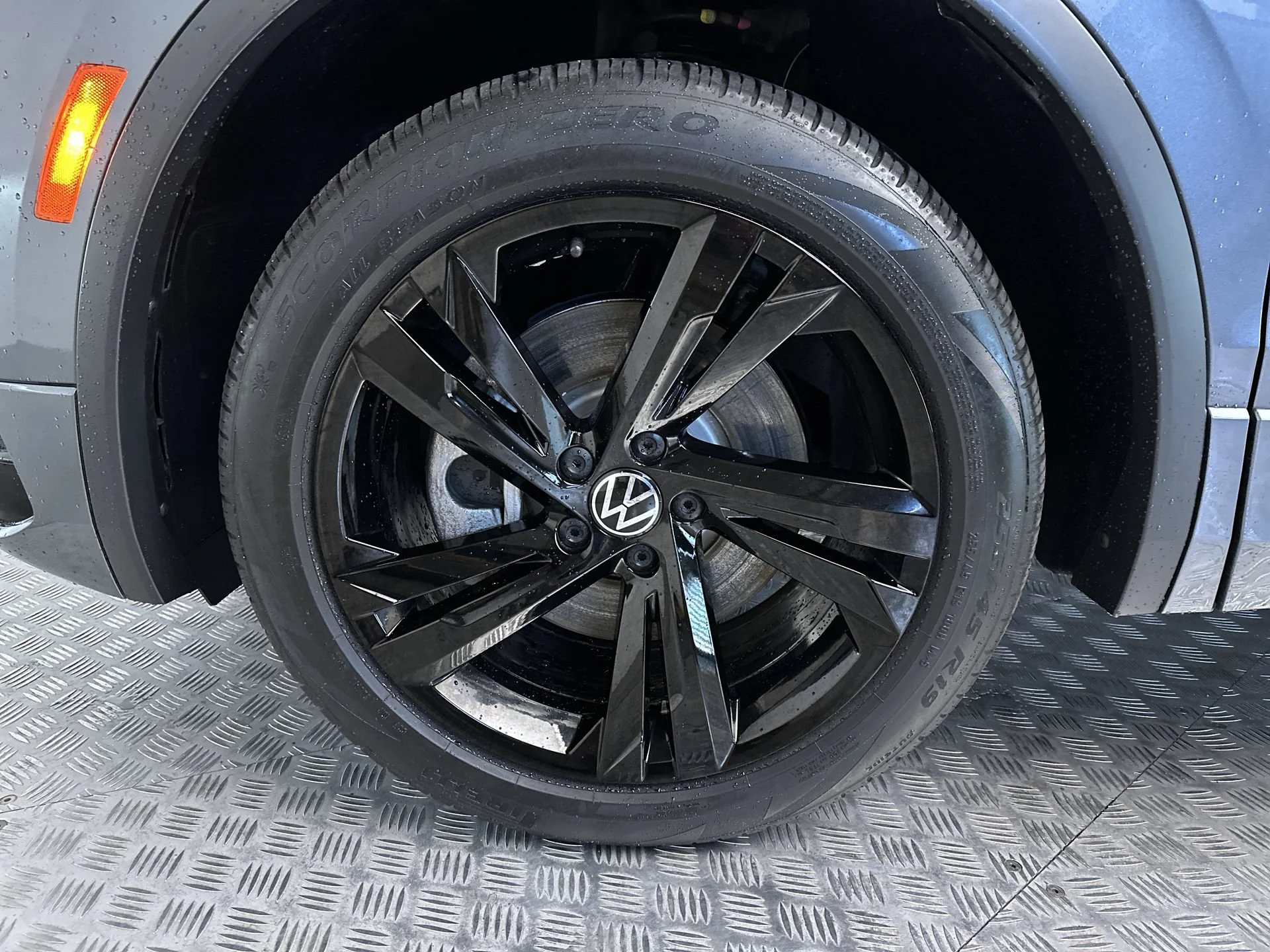 Used 2024 Platinum Gray Metallic Volkswagen SE R-Line Black image 25
