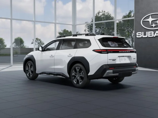 New 2026 CRYSTAL WHITE PEARL Subaru Limited image 4