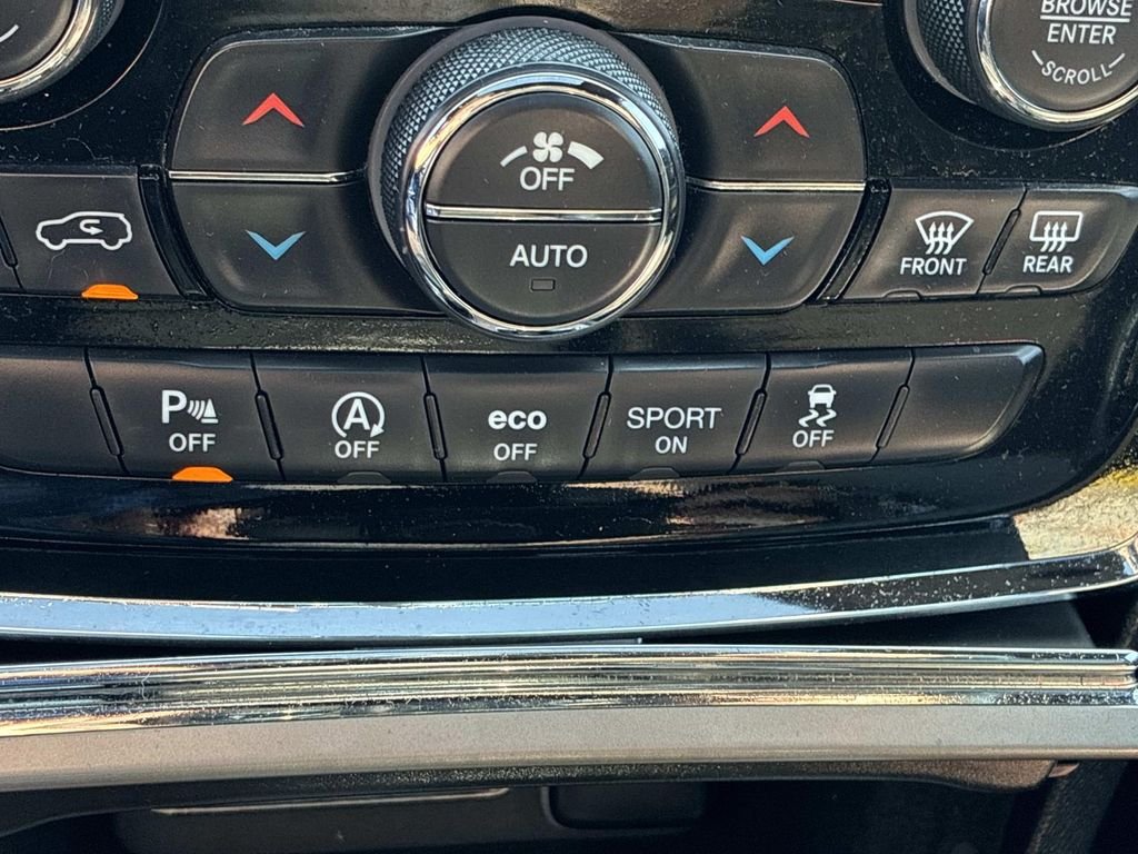 Used 2021 White Jeep Laredo X image 30
