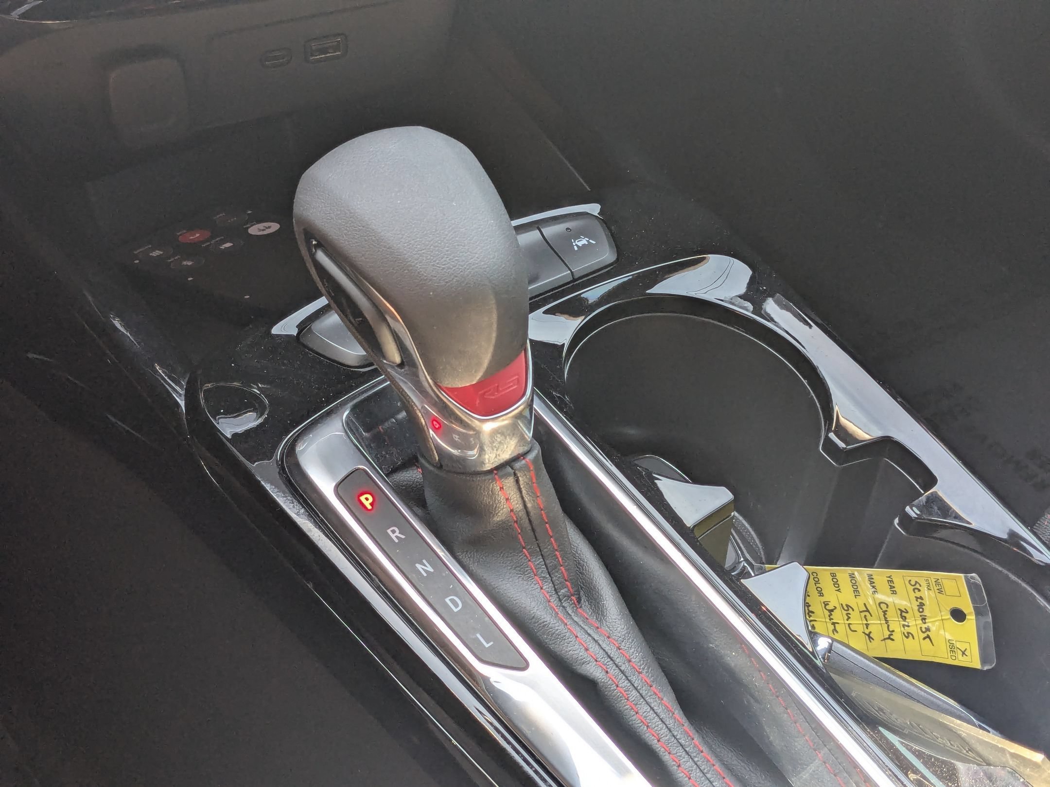 Used 2025 Summit White Chevrolet 2RS image 25