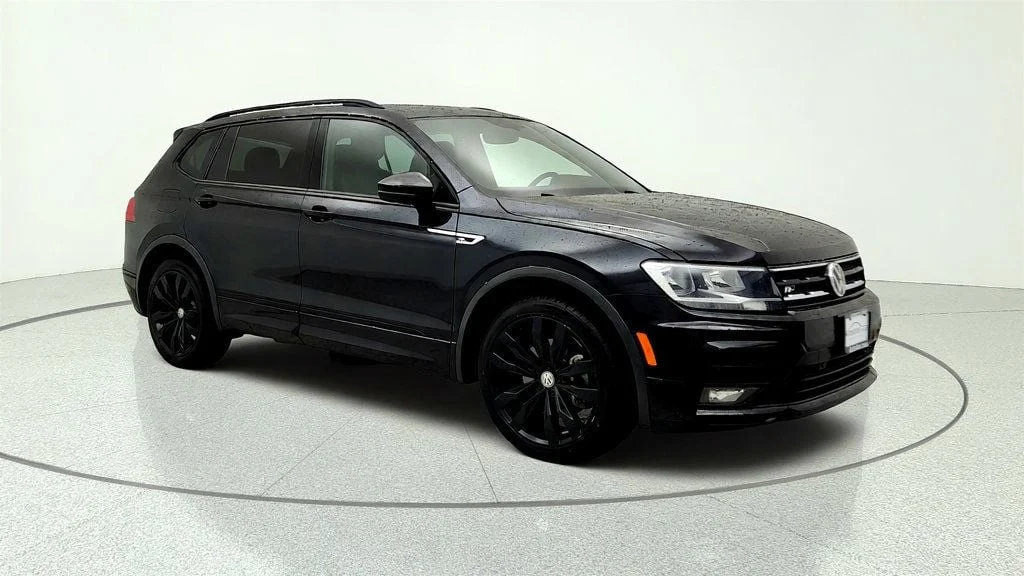 Used 2021 Deep Black Pearl Volkswagen 2.0T SE R-Line Black FWD image 3