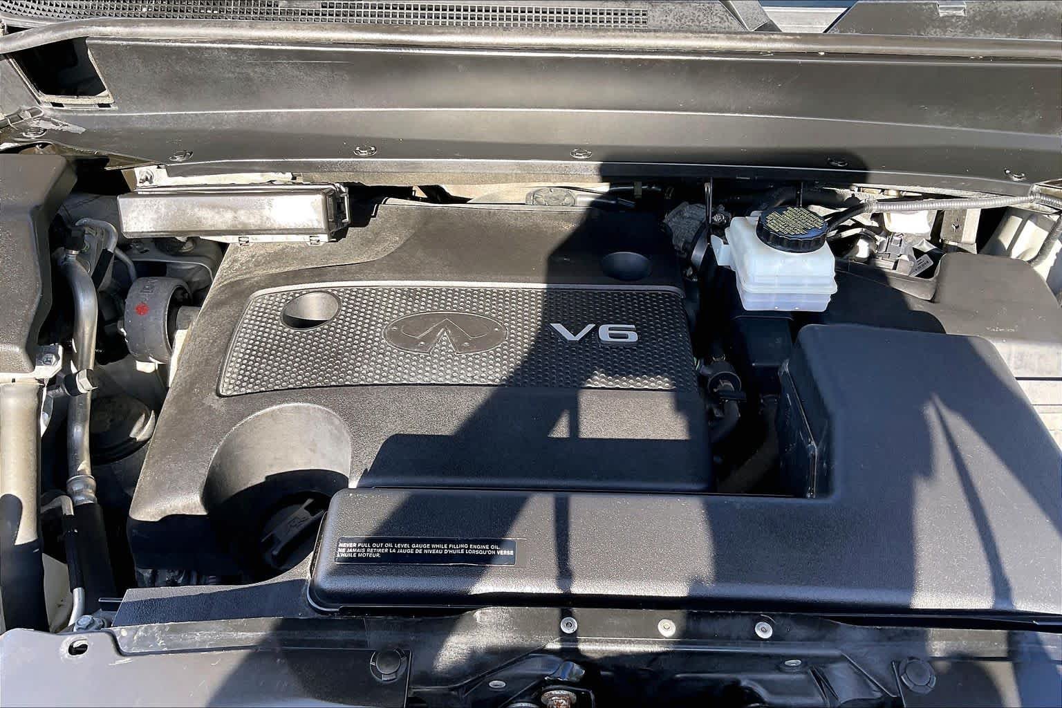 Used 2013 Liquid Platinum INFINITI  image 29