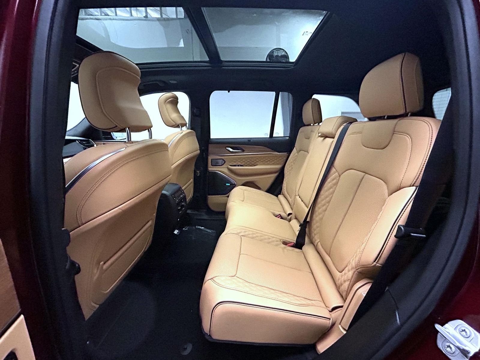 New 2026 Velvet Red Pearl-Coat Exterior Paint Jeep Summit image 11