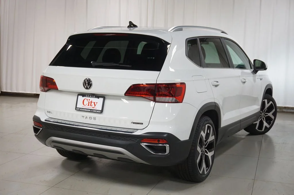 Certified Used 2023 Pure White Volkswagen 1.5T SEL image 21