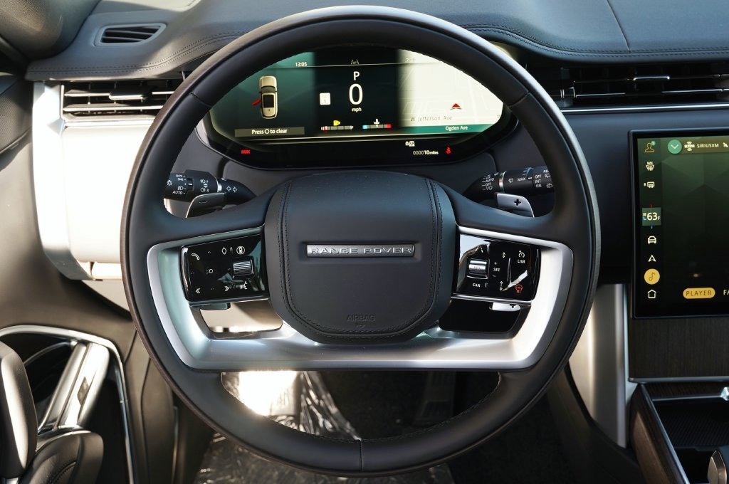 New 2027 Santorini Black Land Rover SE image 15