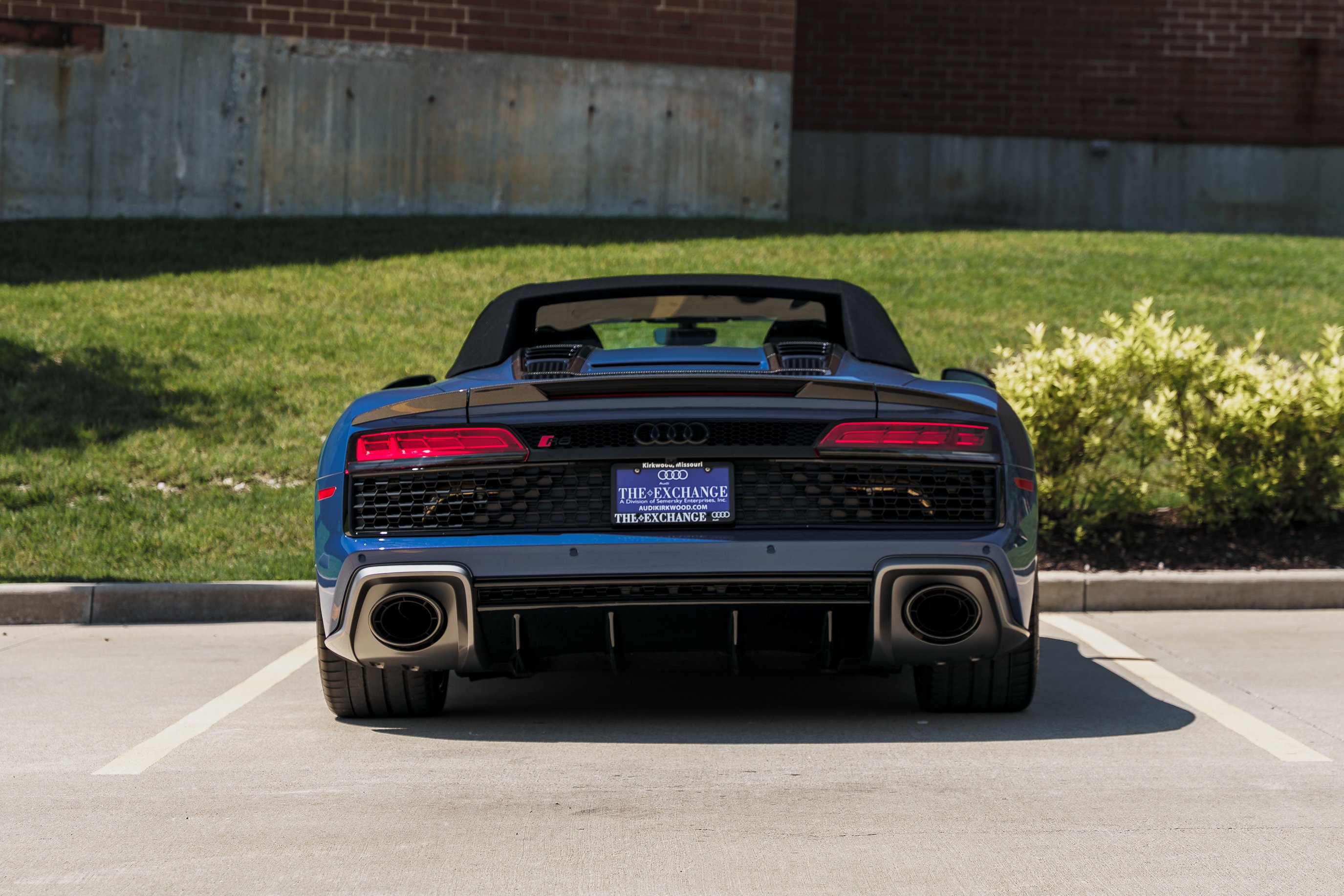 Used 2020 Ascari Blue Metallic Audi V10 performance image 25