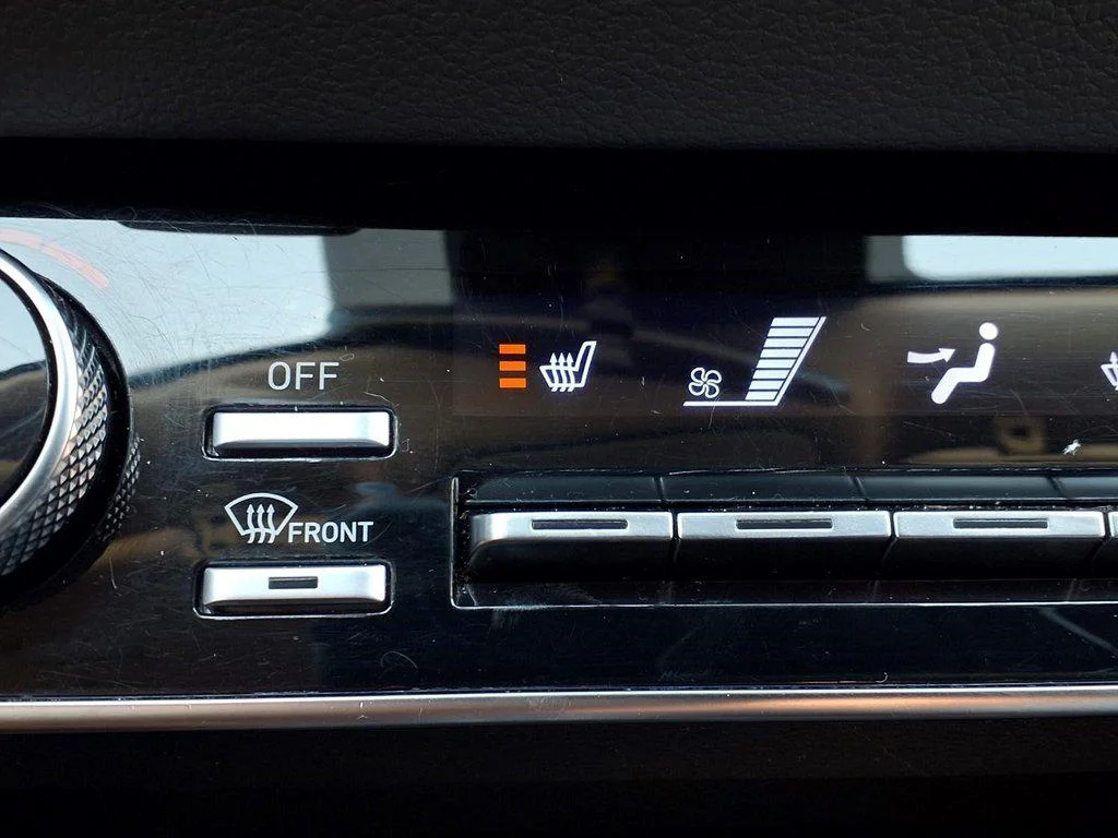 Used 2020 Phantom Black Hyundai SEL 2.5L image 17