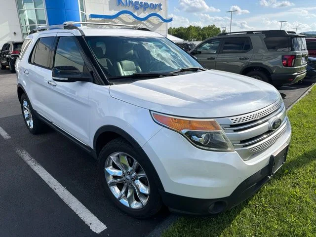 Used 2015 White Ford XLT image 2