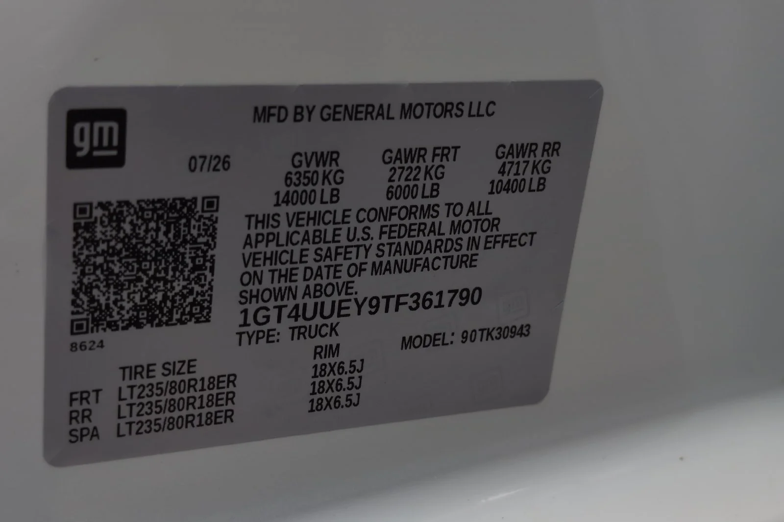 New 2026 Summit White GMC SLT DRW image 29