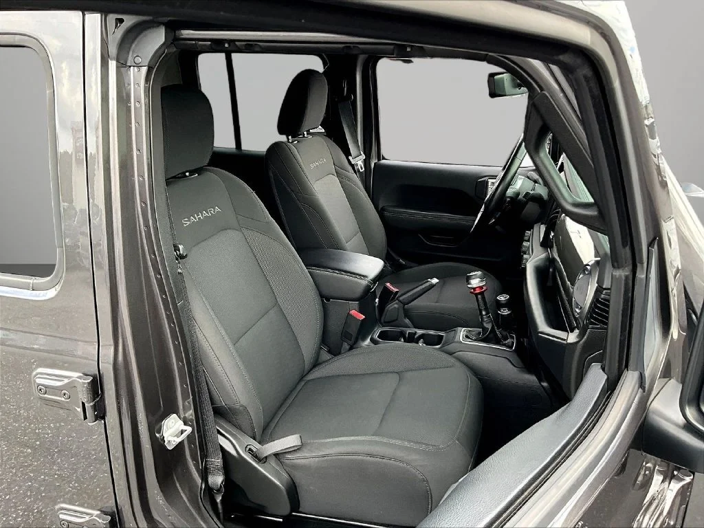 Used 2019 Gray Jeep Unlimited Sahara image 32