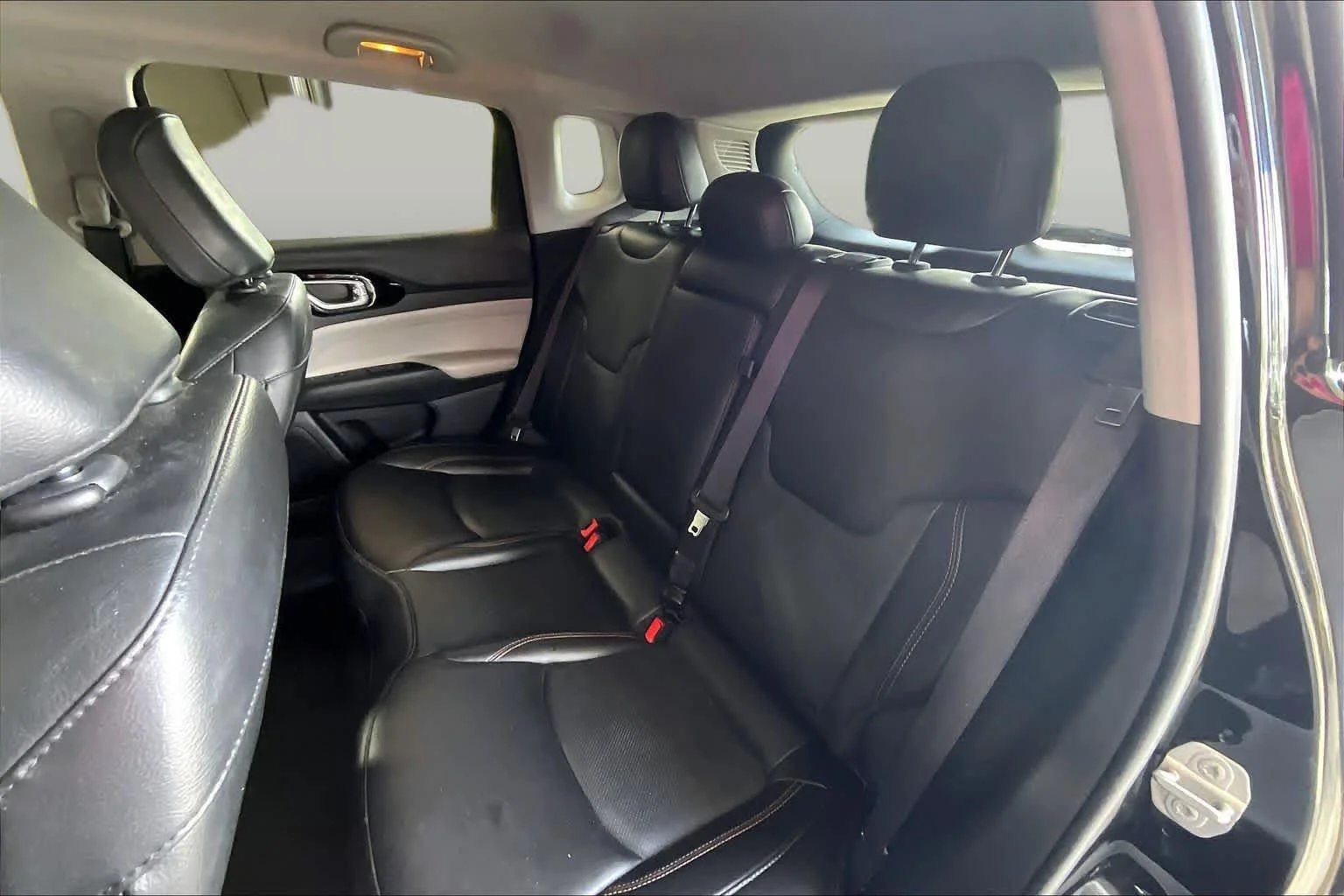 Used 2022 Diamond Black Crystal Pearlcoat Jeep Limited image 20