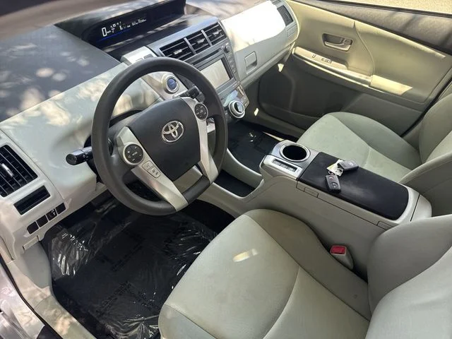 Used 2014 Silver Toyota Three image 15
