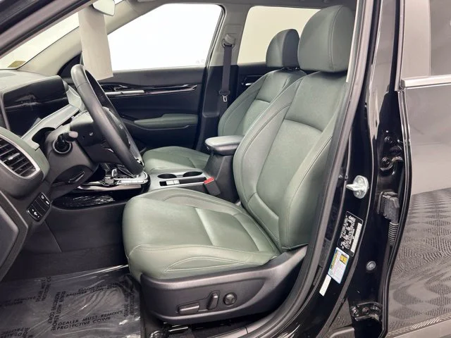 Used 2024 Black Kia SX image 17