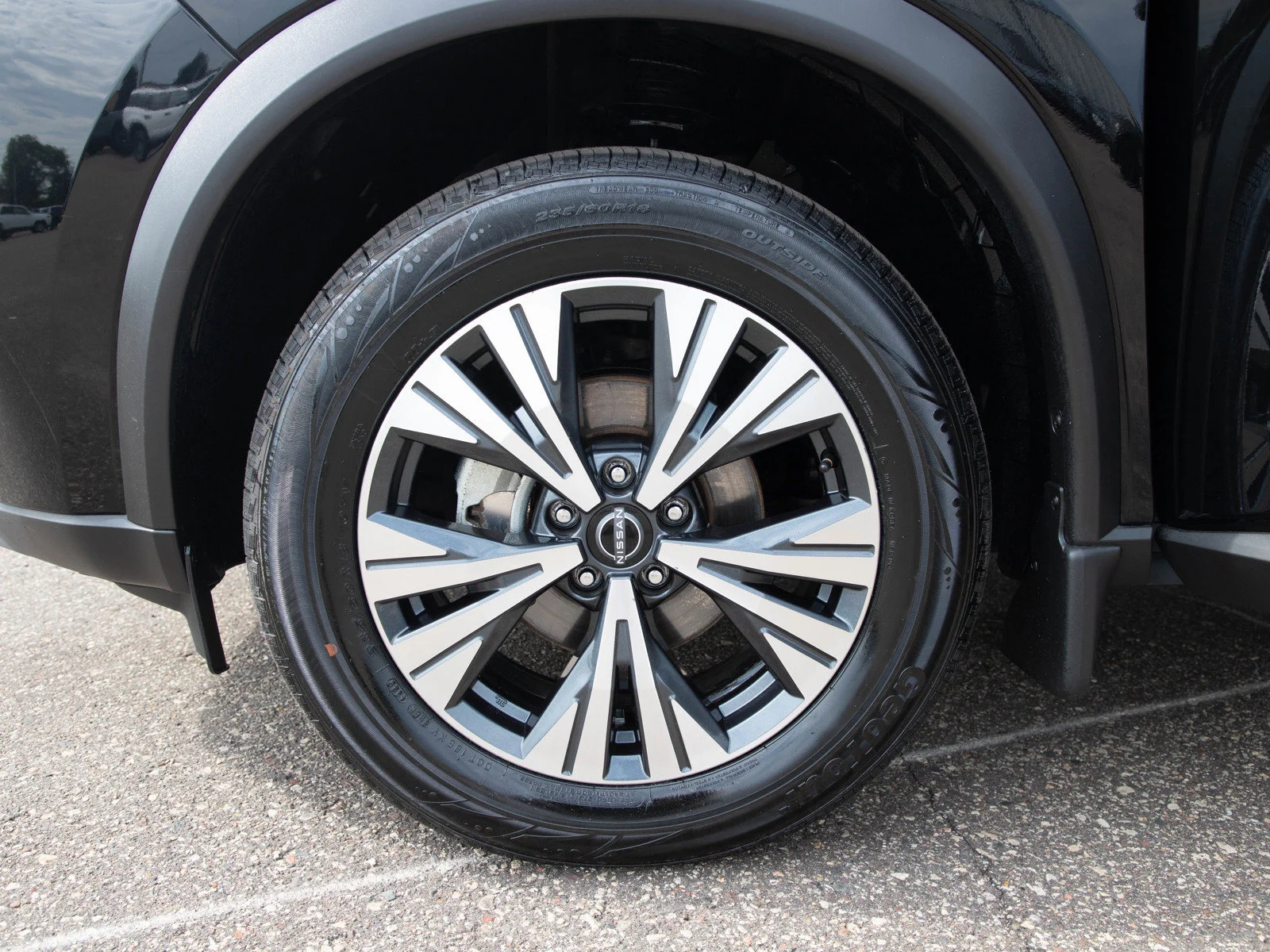 Used 2022 Super Black Nissan SV image 30