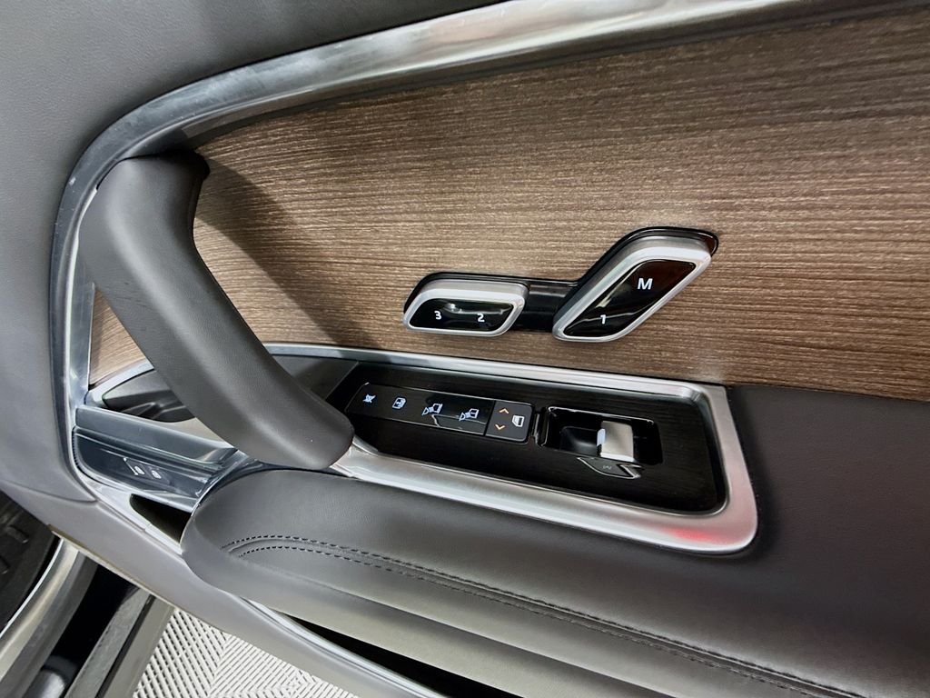 Certified Used 2025 Black Land Rover Autobiography image 38