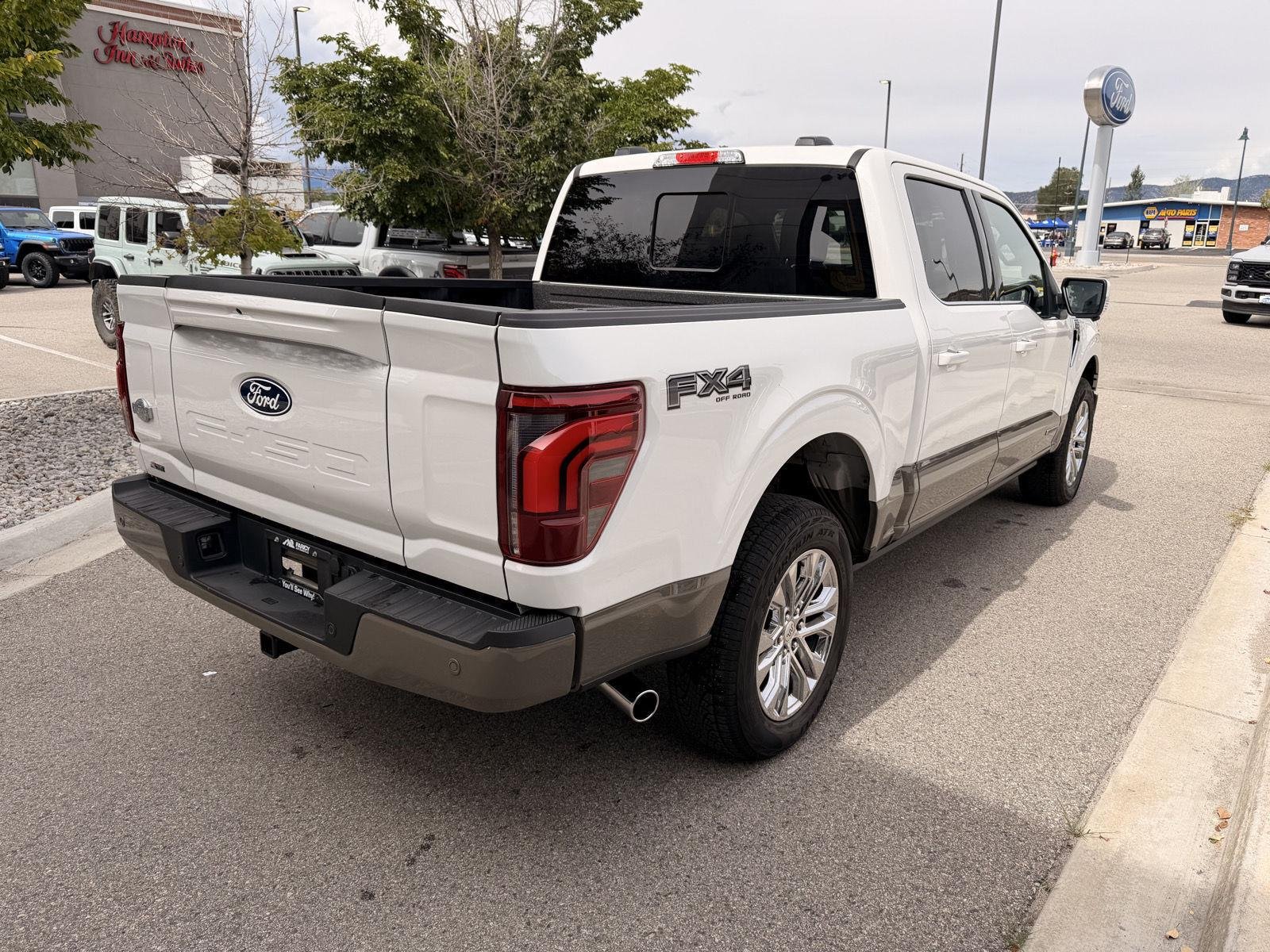 Used 2025 Star White Metallic Tri-Coat/Marsh Gray Ford King Ranch image 6