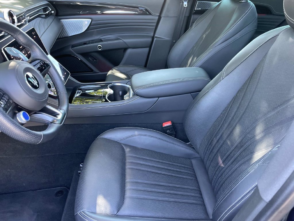 Used 2025  Maserati Modena image 19