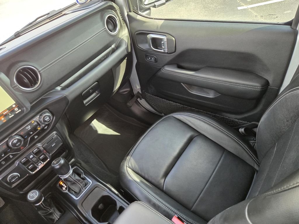 Used 2023 Silver Jeep Overland image 15