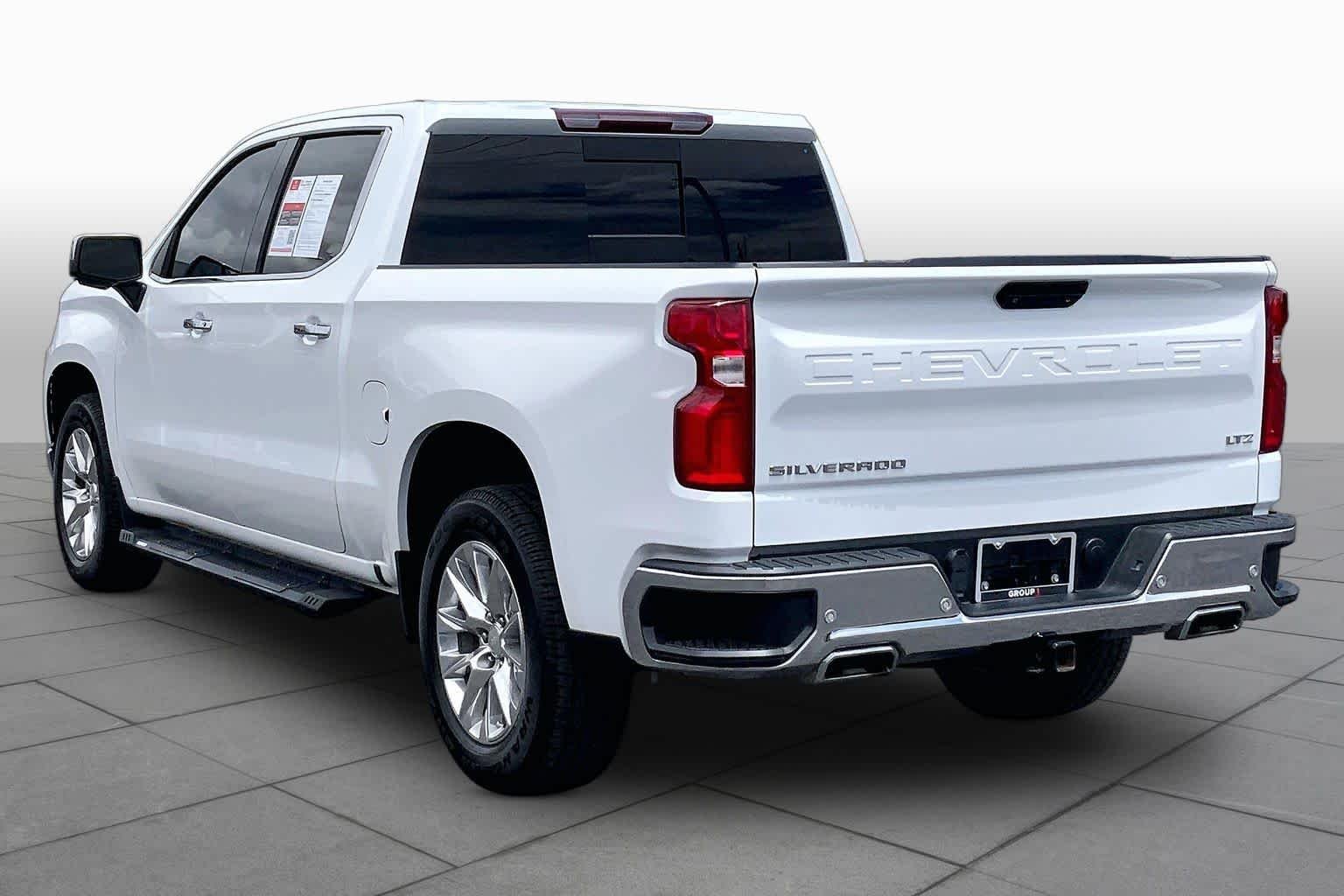 Used 2022 Summit White Chevrolet LTZ image 12