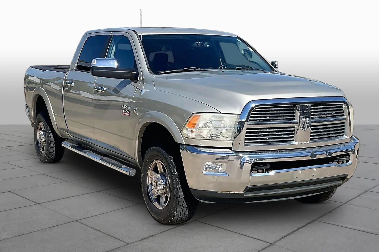 Used 2010 Light Graystone Pearl Dodge Laramie image 2