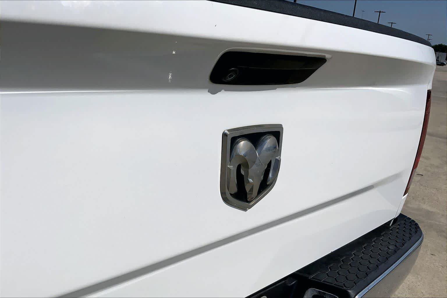 Used 2019 Bright White Clearcoat Ram SLT image 30