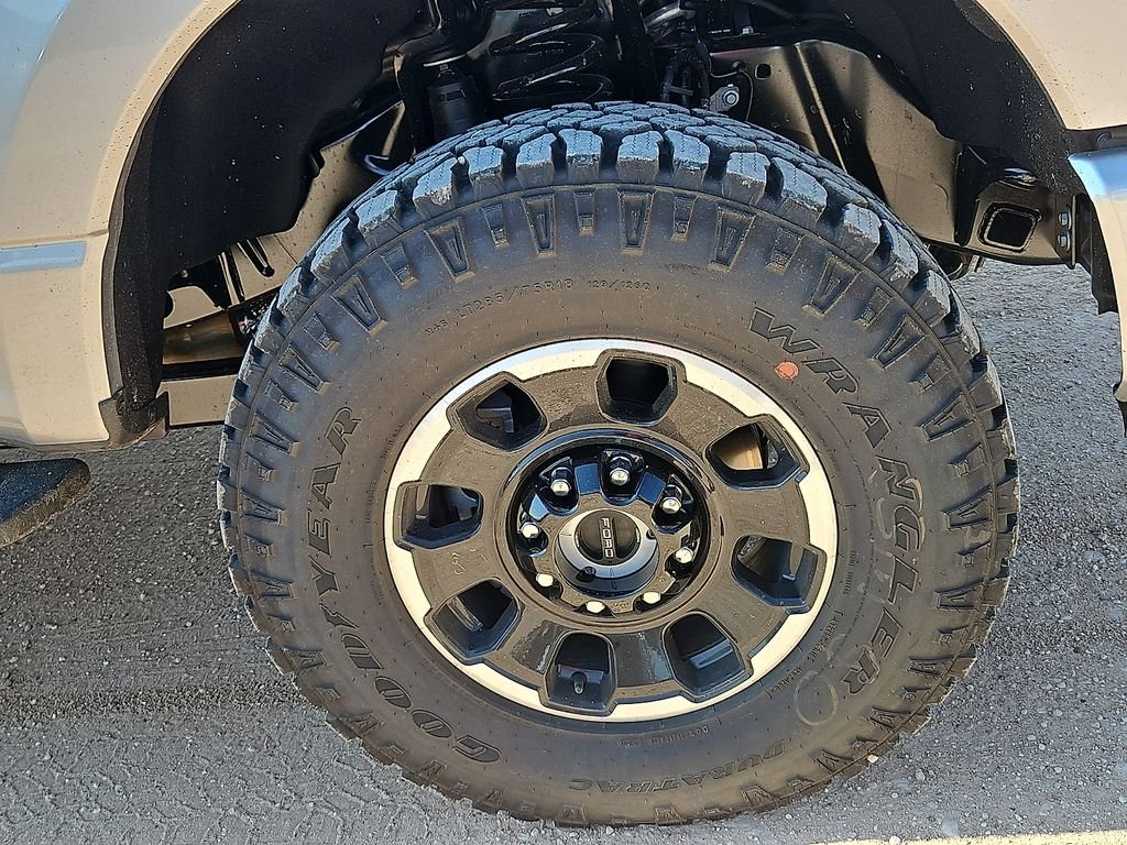 New 2027 Silver Ford F250 4X4 CREW/C image 13