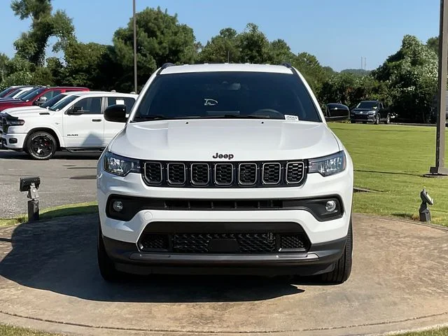 New 2026 Bright White Clearcoat Jeep Latitude image 2