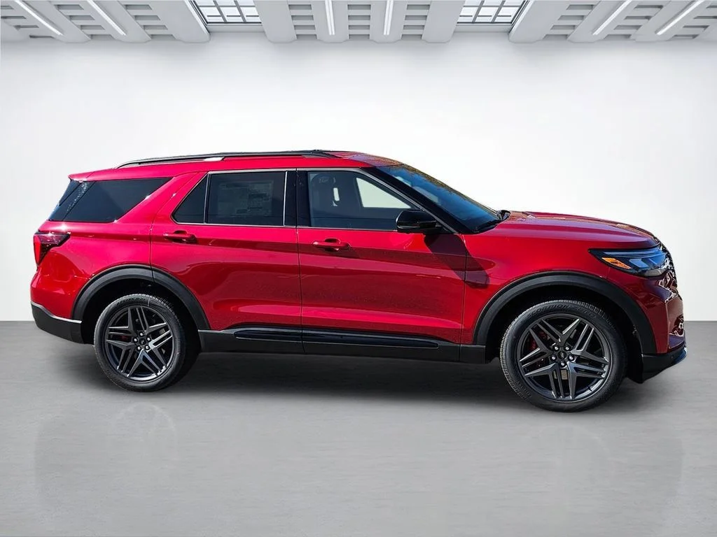New 2026 Rapid Red Metallic Tinted Clearcoat Ford ST image 4