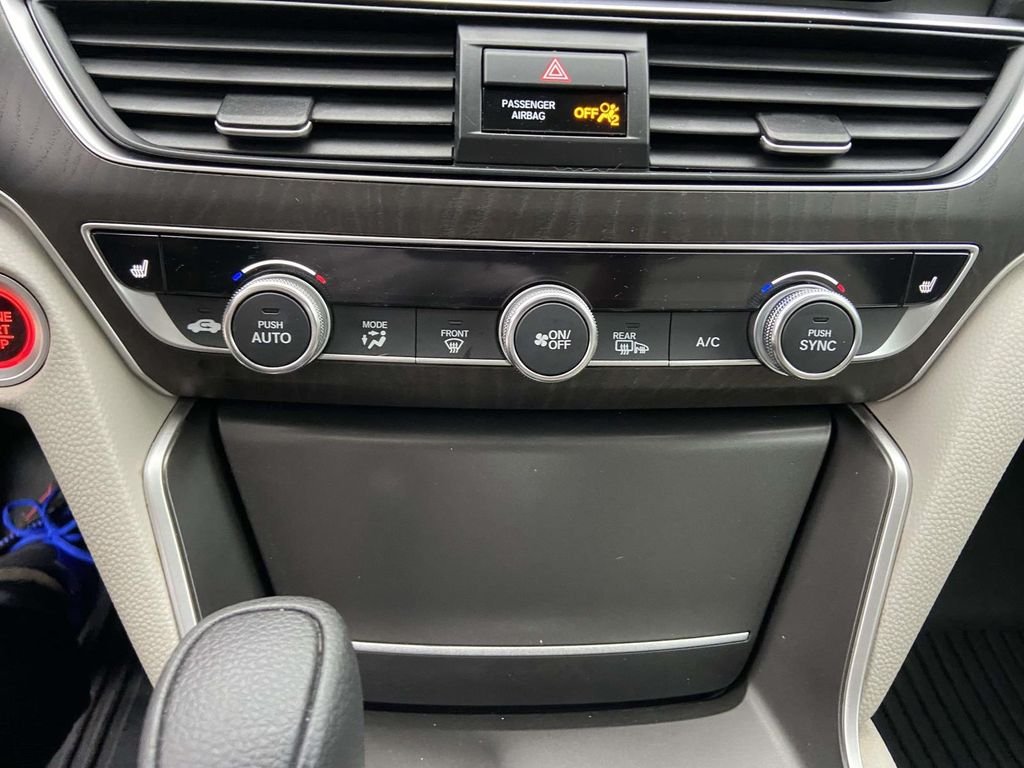 Used 2018  Honda EX image 24