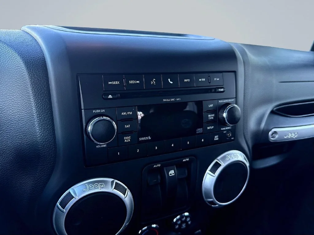 Used 2013 True Blue Pearlcoat Jeep Sport image 19