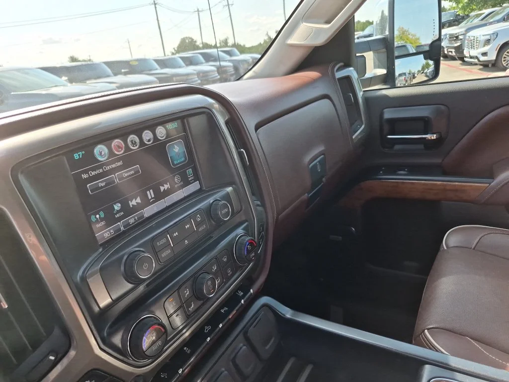 Used 2016 DEEP OCEAN BLUE METALLIC Chevrolet High Country image 23