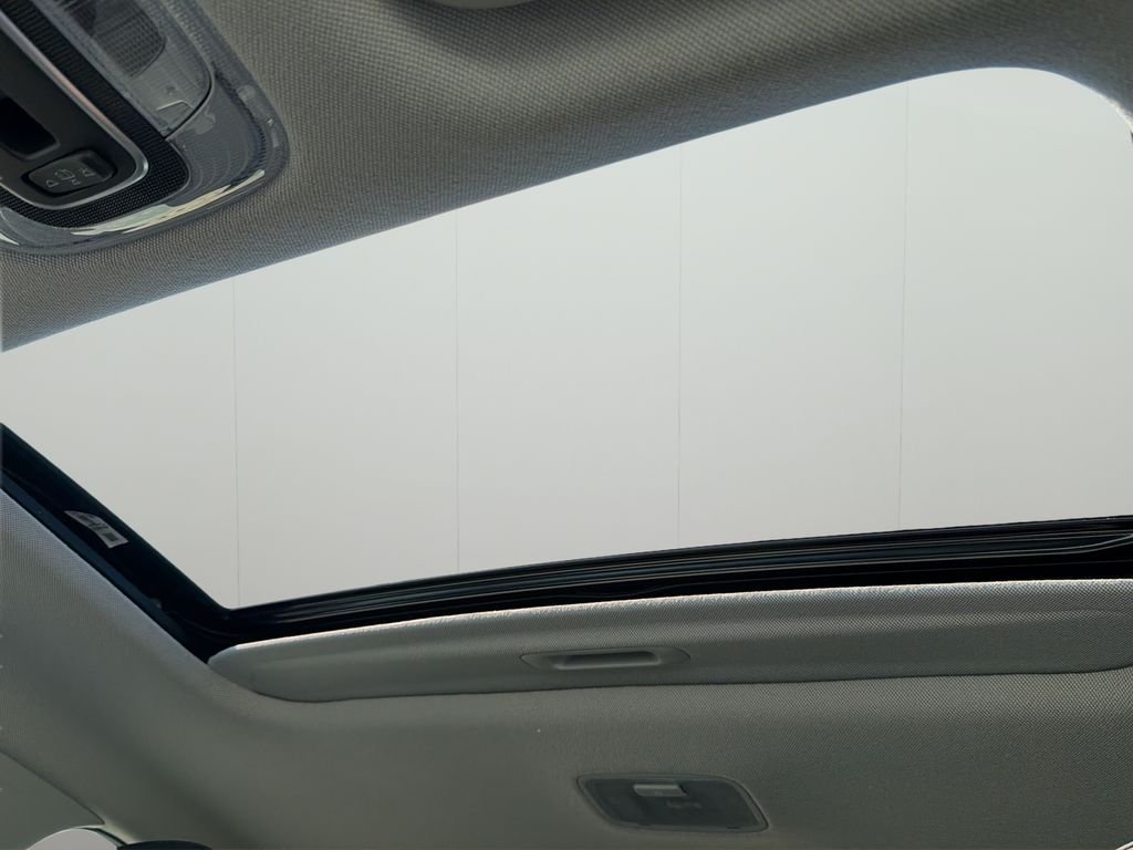 2025 Hyundai Elantra Limited - Photo 37