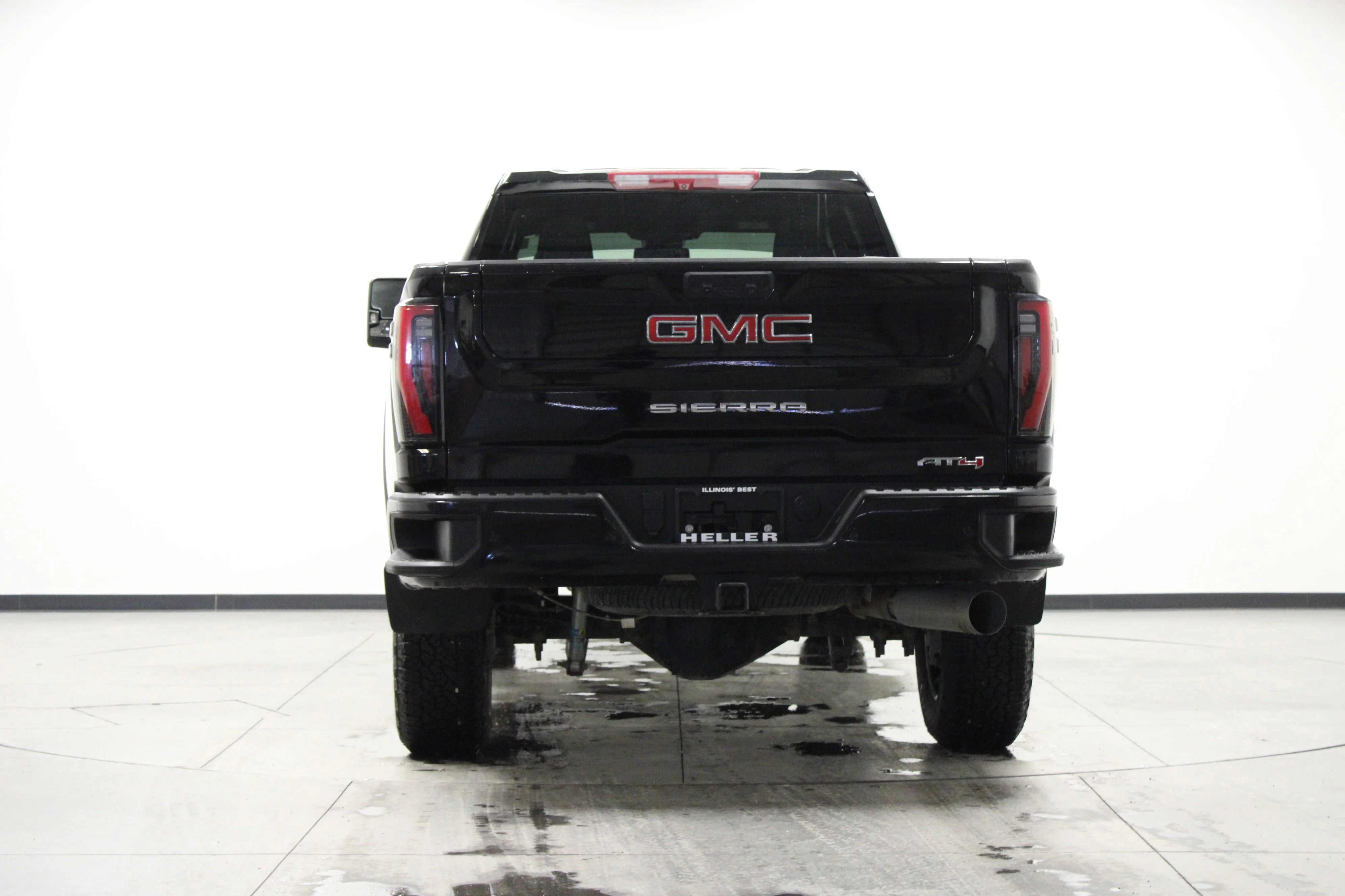 Used 2024 Onyx Black GMC AT4 image 5