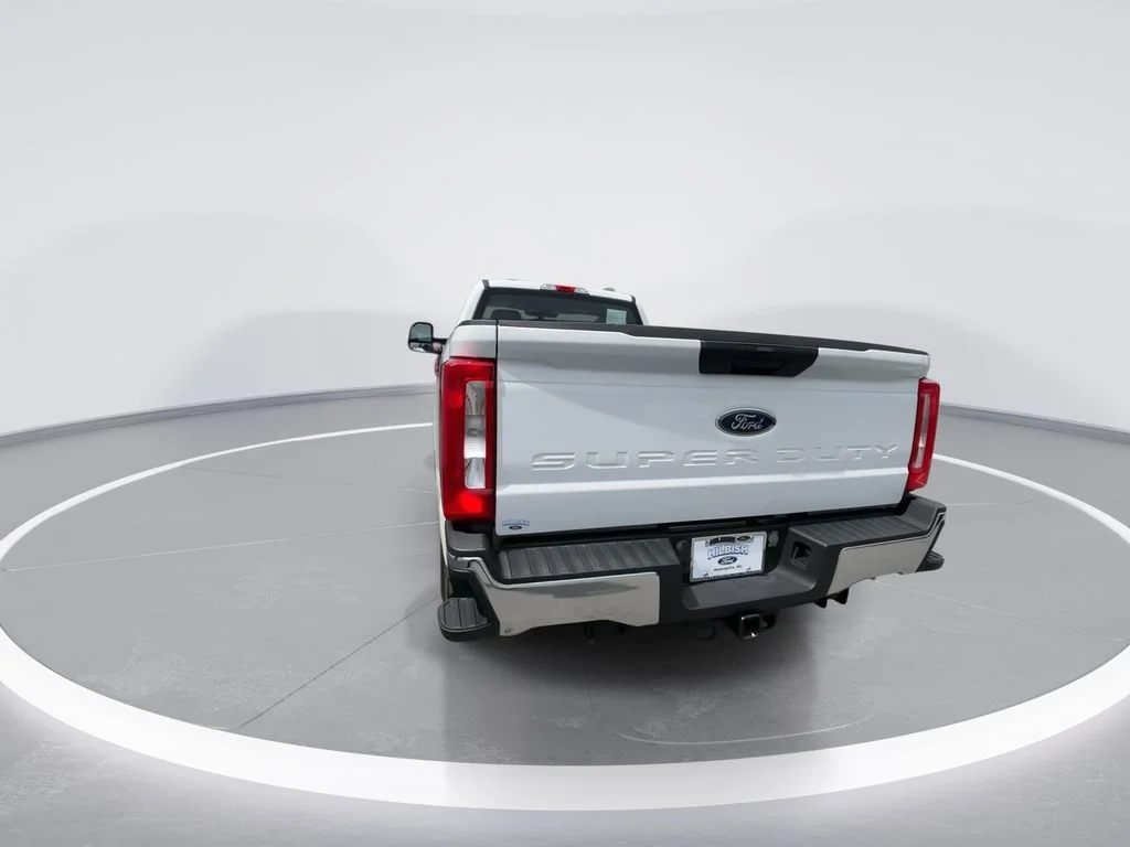 Used 2023 White Ford XL image 7
