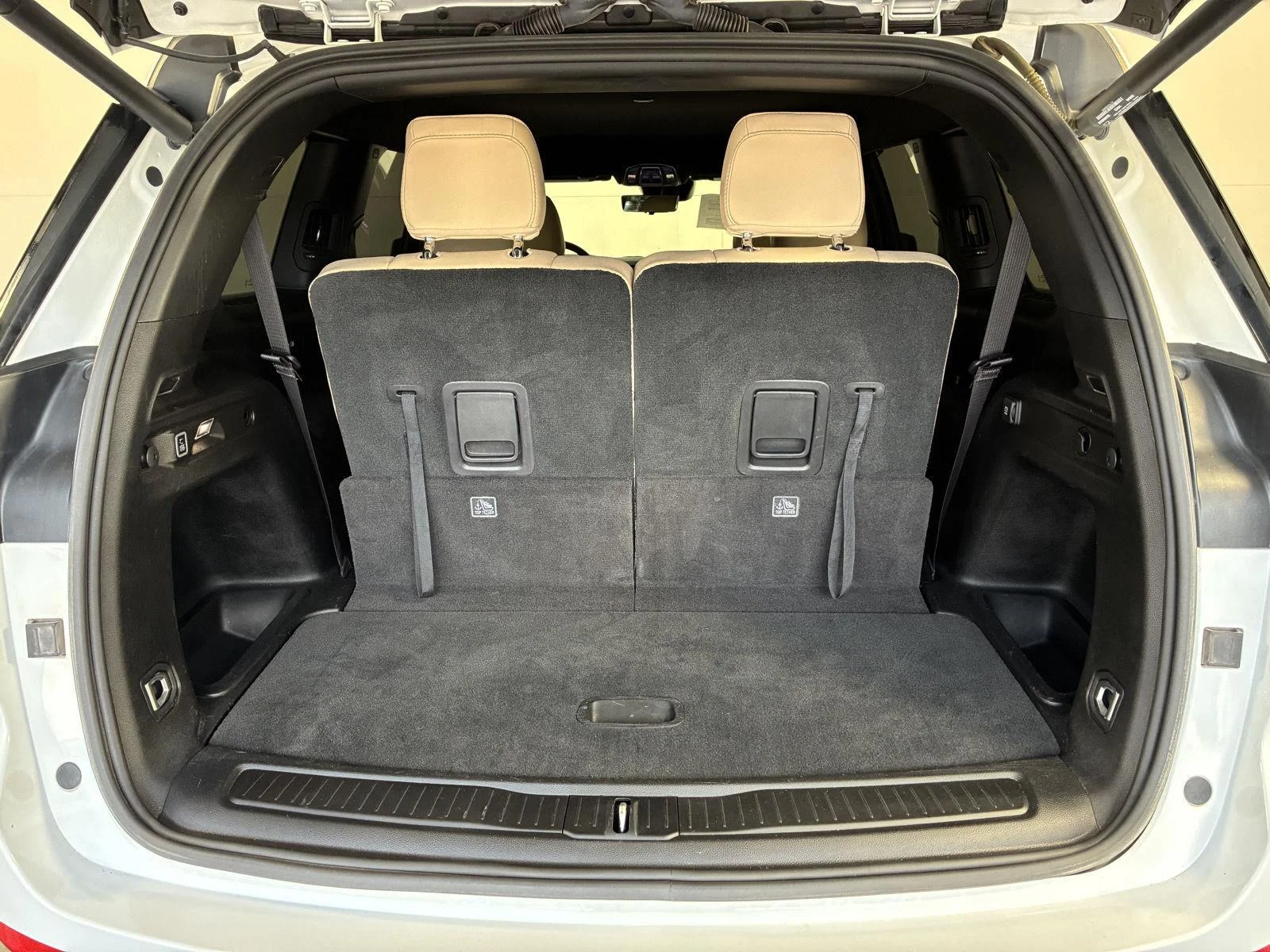 Used 2023 Bright White Clearcoat Jeep Limited image 10
