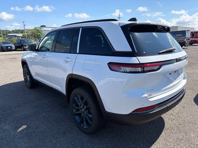 New 2026 White Jeep  image 5