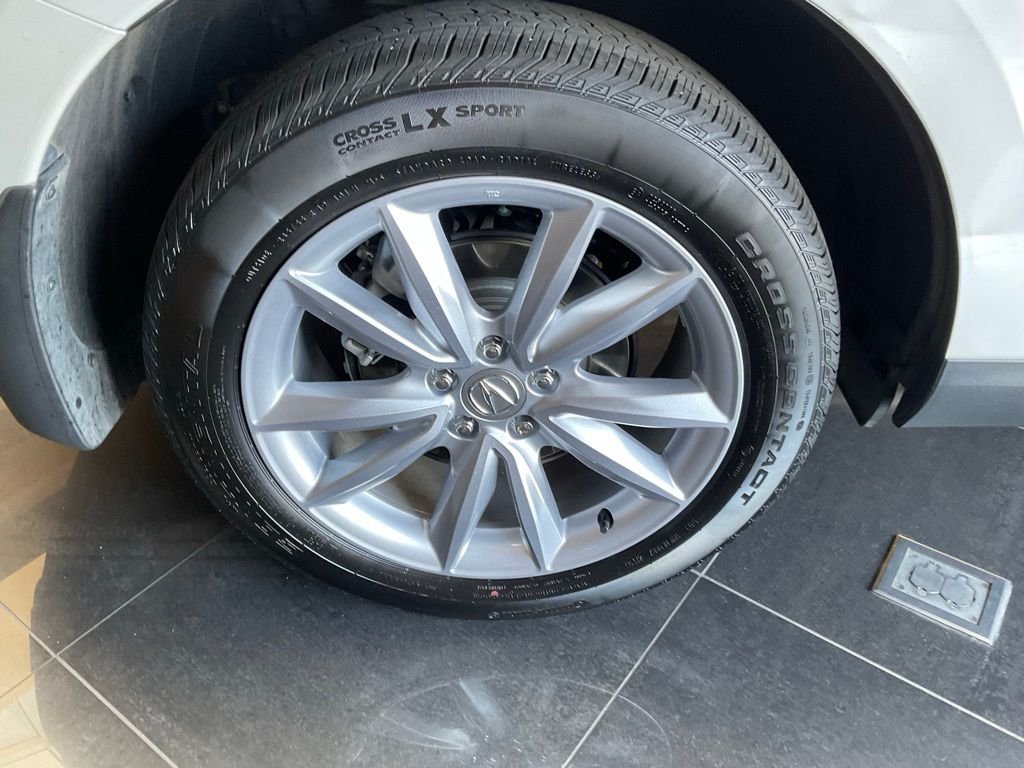Used 2024  Acura Base image 8