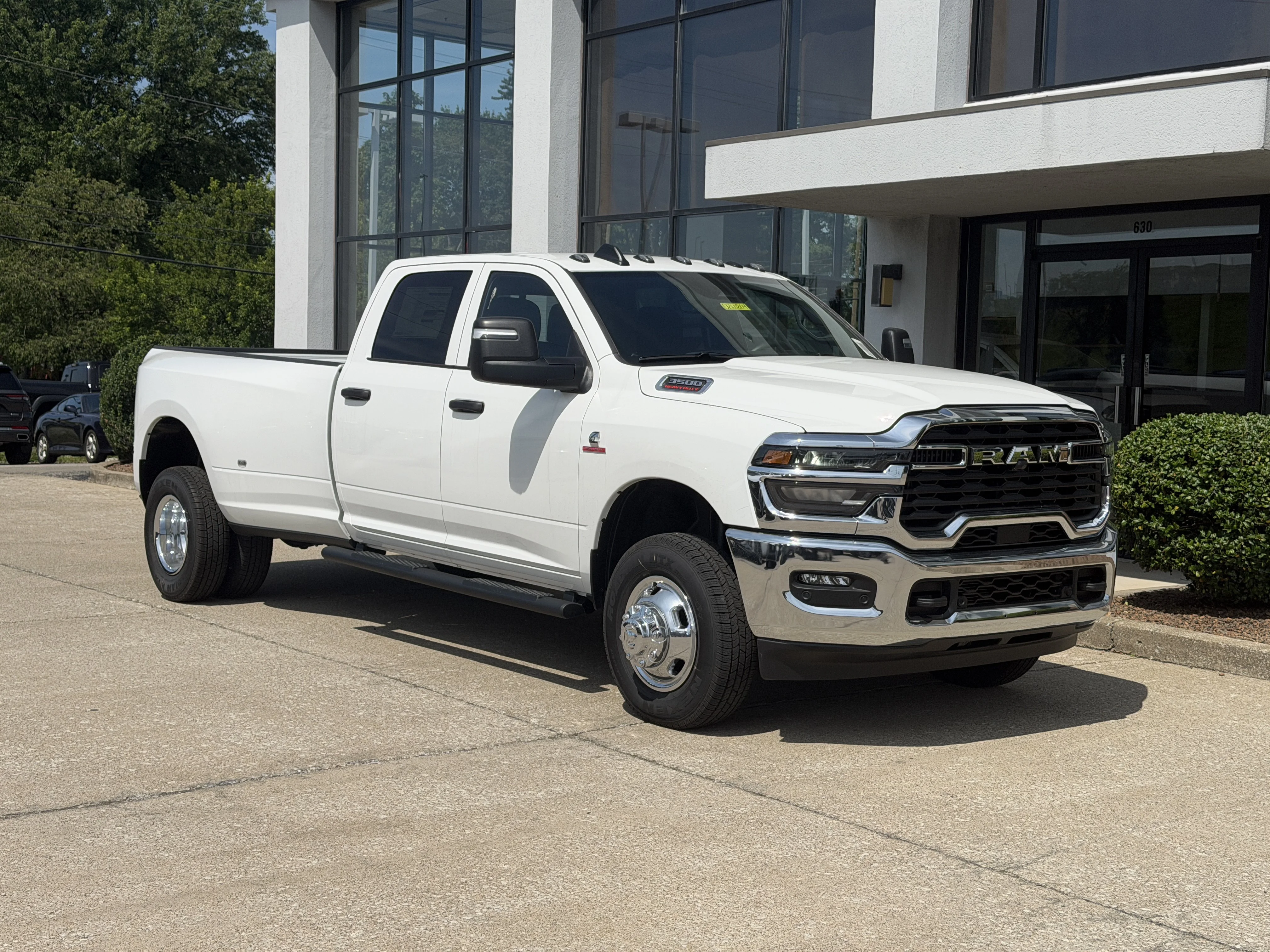 New 2026 Bright White Clear-Coat Exterior Paint RAM Tradesman image 2