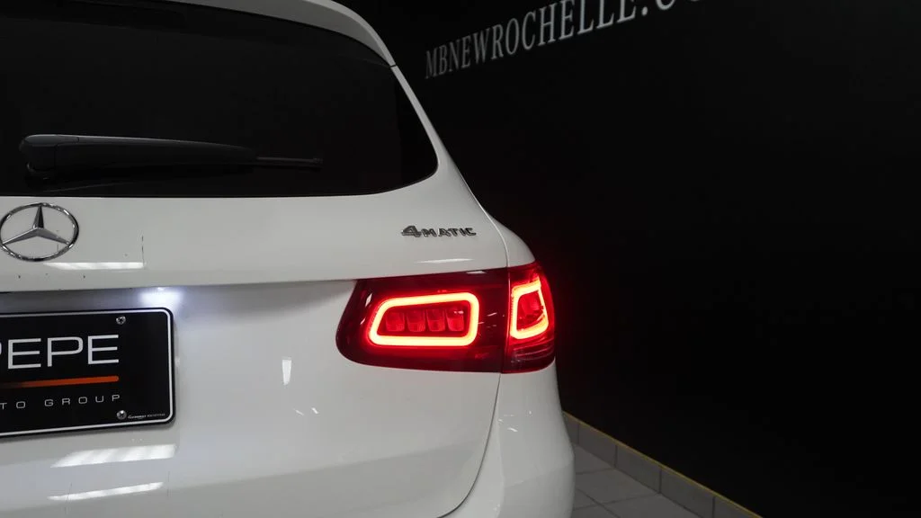Certified Used 2022 White Mercedes-Benz GLC 300 image 22