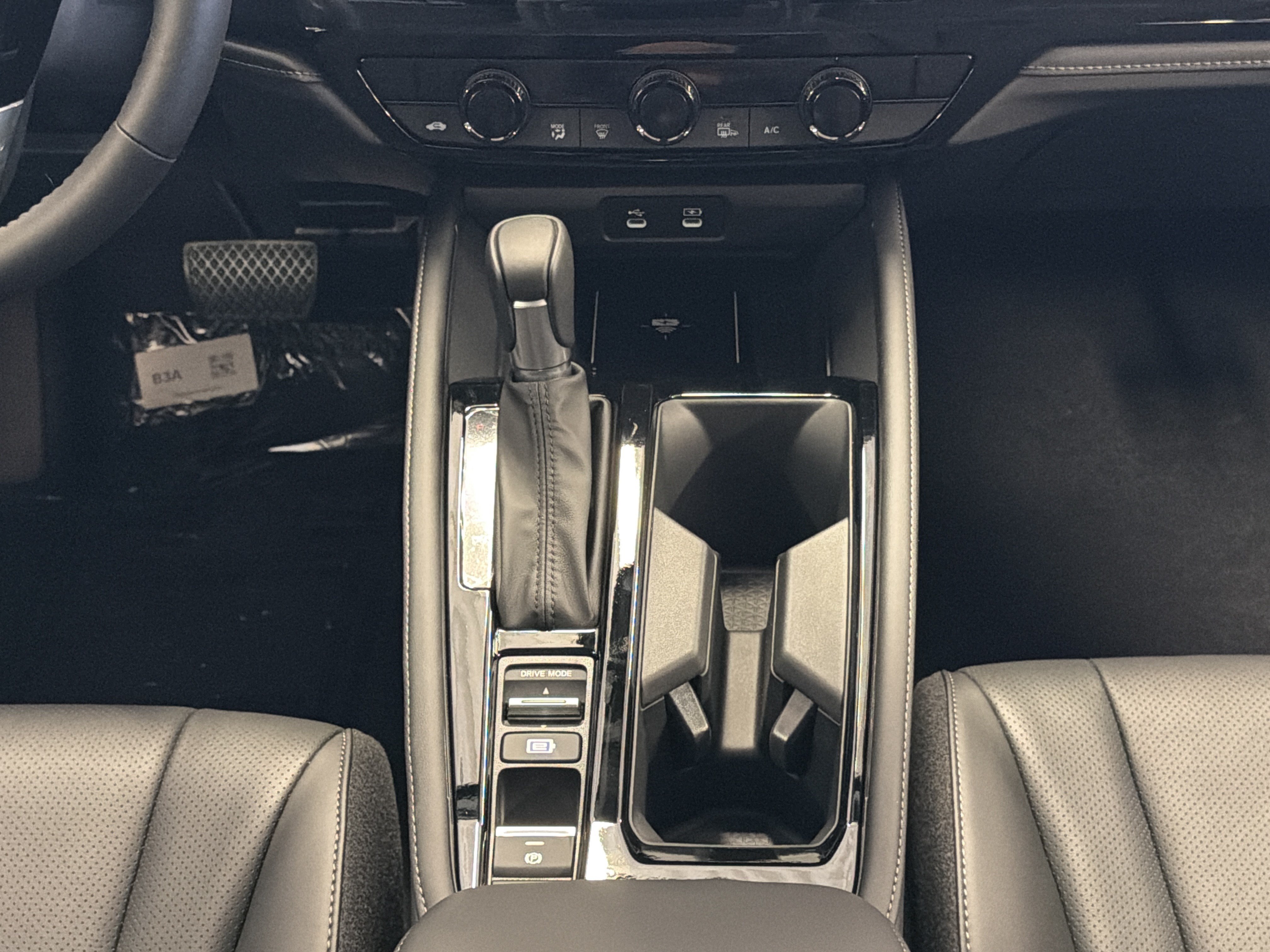 New 2026 Crystal Black Pearl Honda Touring image 5