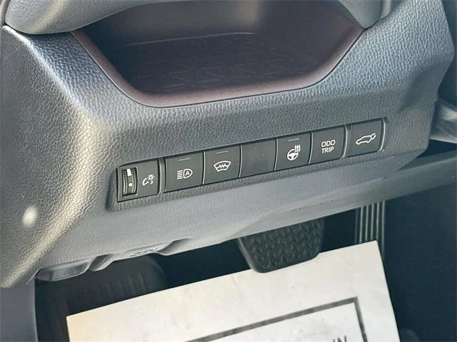 2025 Toyota RAV4 Limited - Photo 20