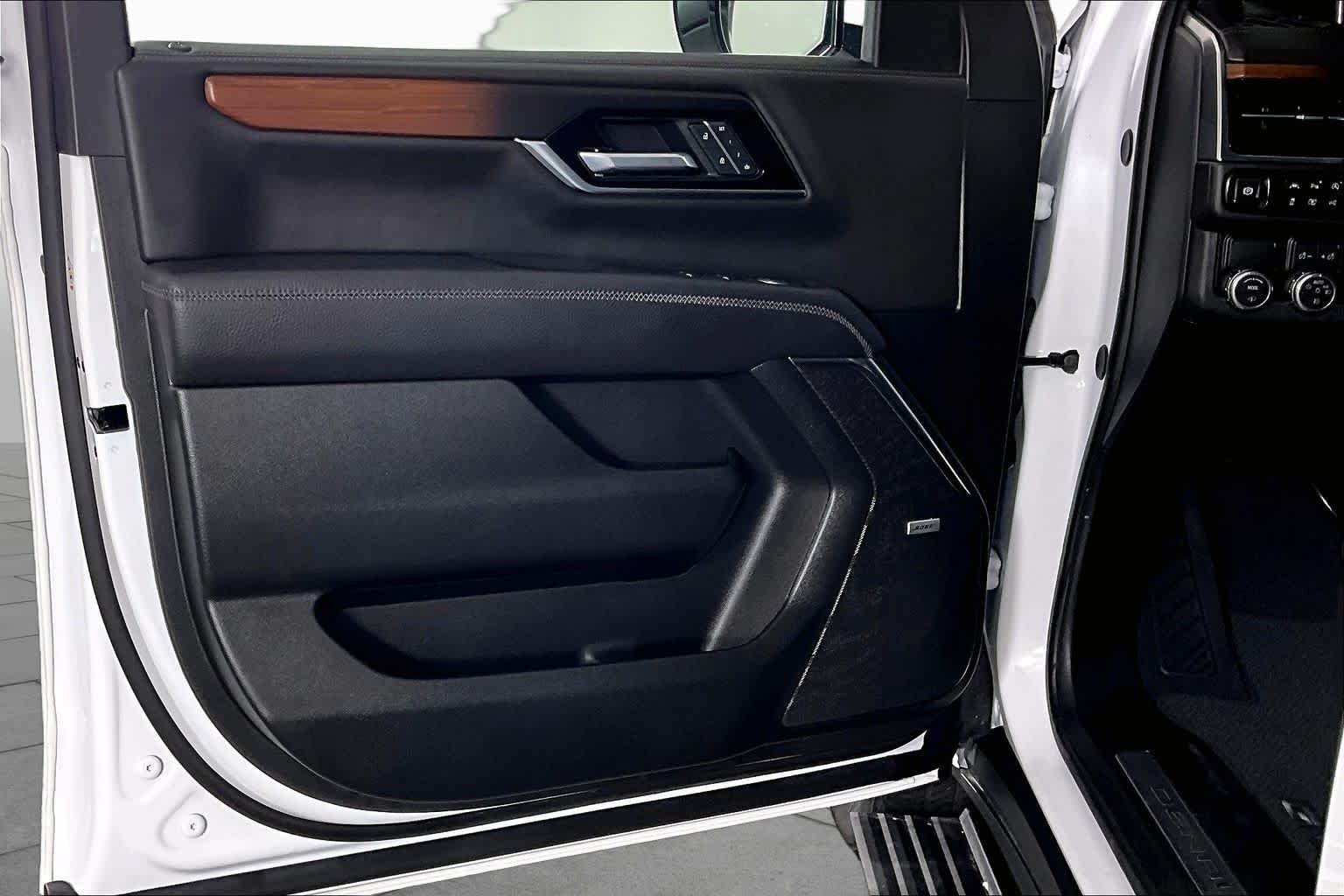 2026 GMC Yukon XL Denali - Photo 20